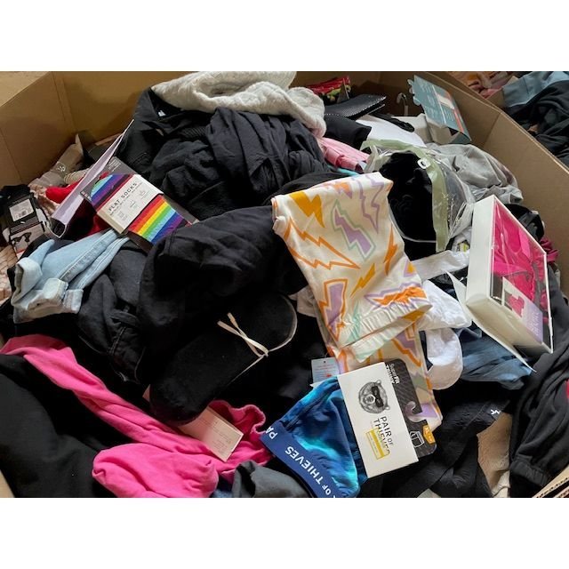 IMG_6722.jpg Apparel Liquidation Pallet - Image 1