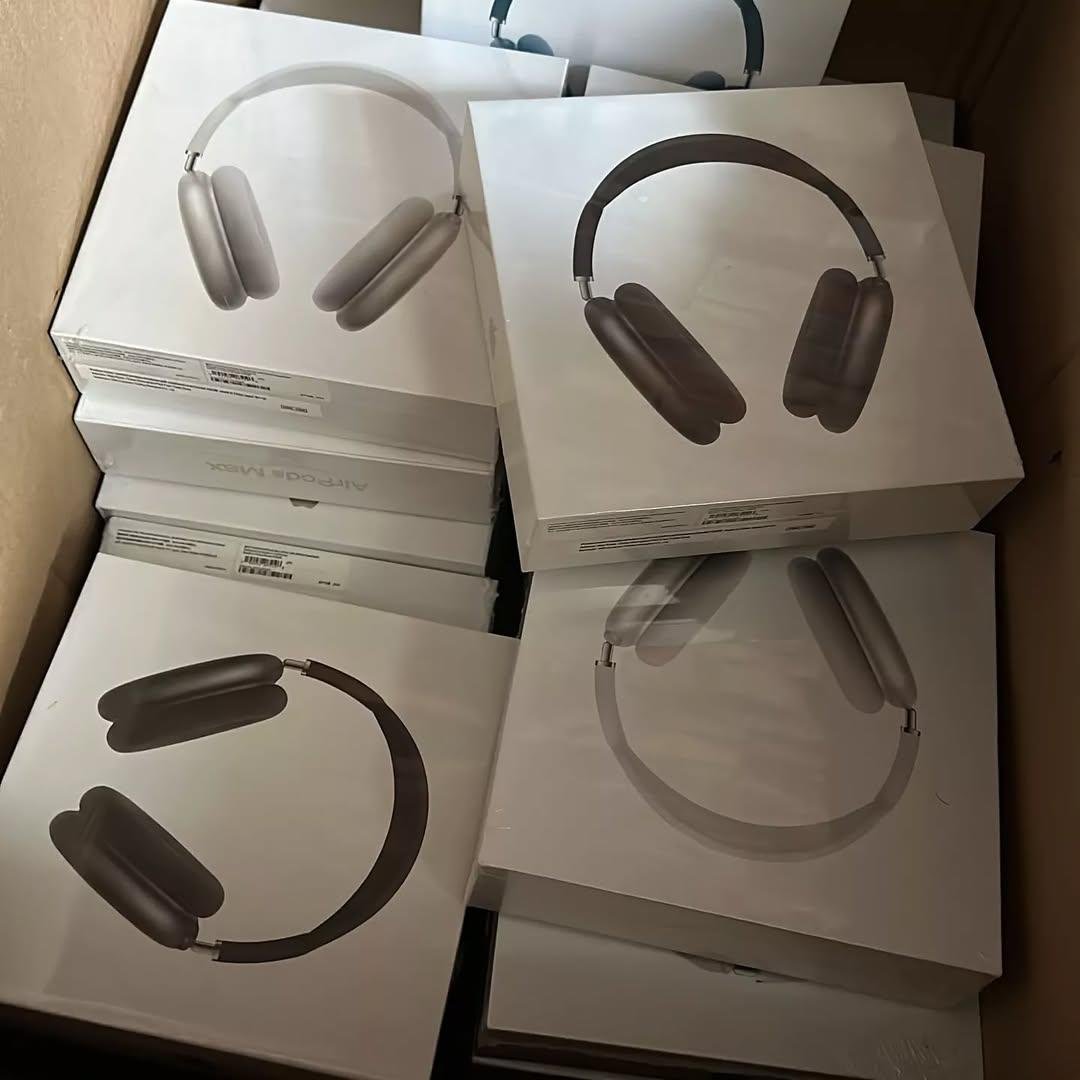 WhatsApp-Image-2025-10-23-at-15.45.18.jpeg AirPods Max Liquidation Pallet - Image 1