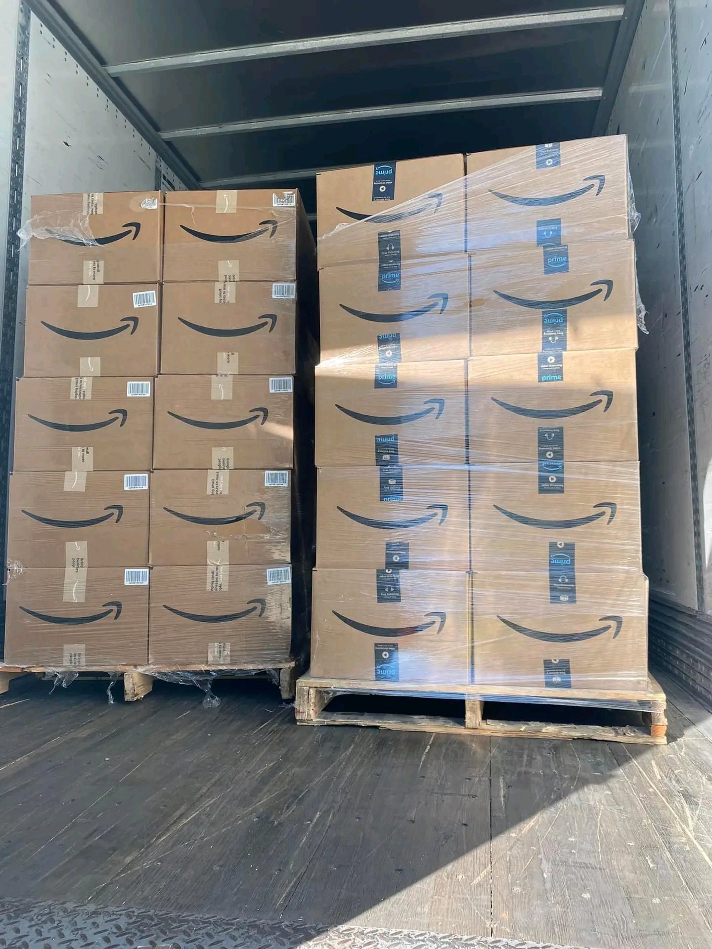 amazon-mystery-box-electronics3.jpg Amazon Electronics Mystery Liquidation Pallet — Lot 1 - Image 1