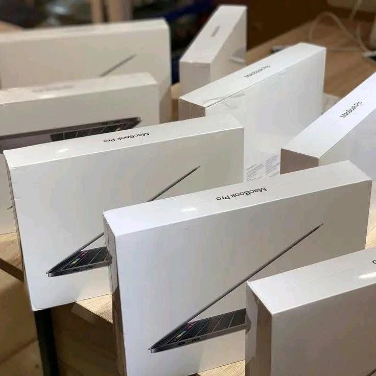 apple-macbook-pro-2019-pallet-liquidation-1-1.jpeg Wholesale MacBook Air & Pro Liquidation Pallet - Image 1