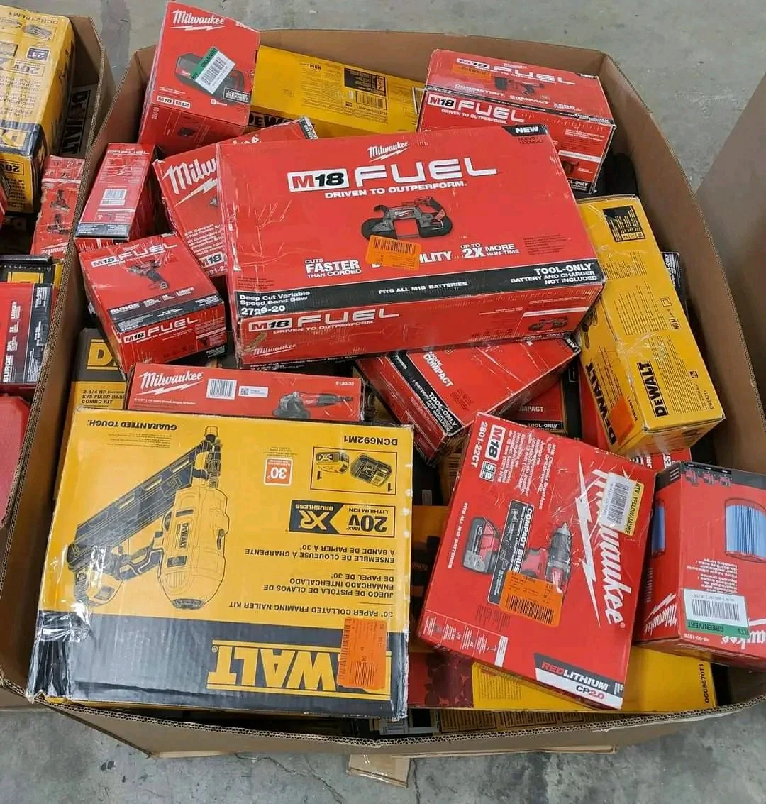 dwm3.webp DeWALT tools Liquidation Pallet - Image 1