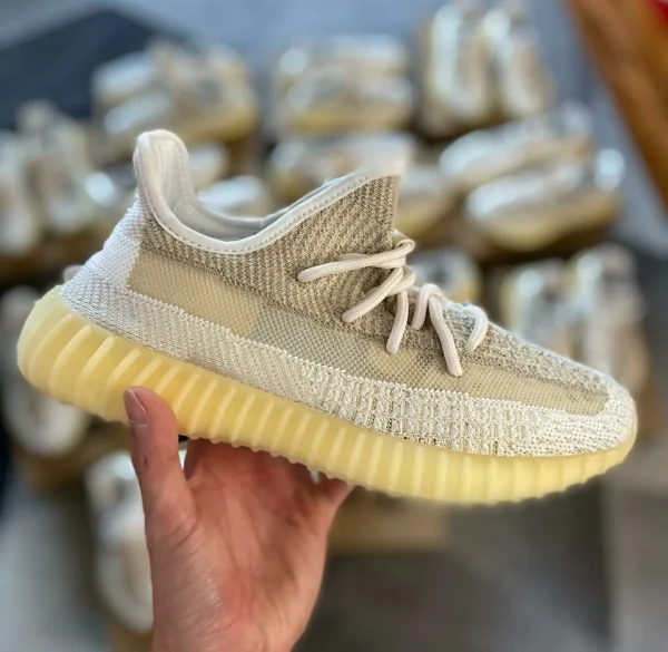 yeezy2-600x585-1.webp Yeezy Shoes Liquidation Pallet - Image 1